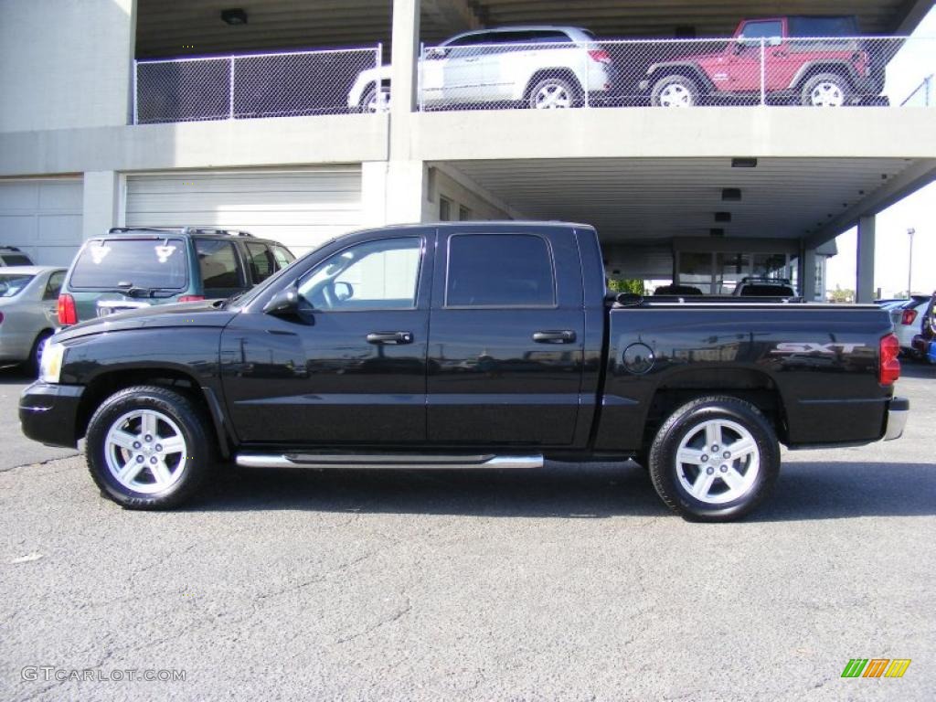 Brilliant Black Crystal Pearl 2007 Dodge Dakota SXT Quad Cab 4x4 Exterior Photo #37897519