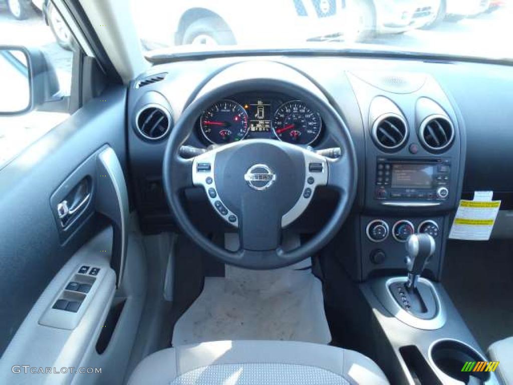 2011 Rogue SV - Pearl White / Gray photo #7