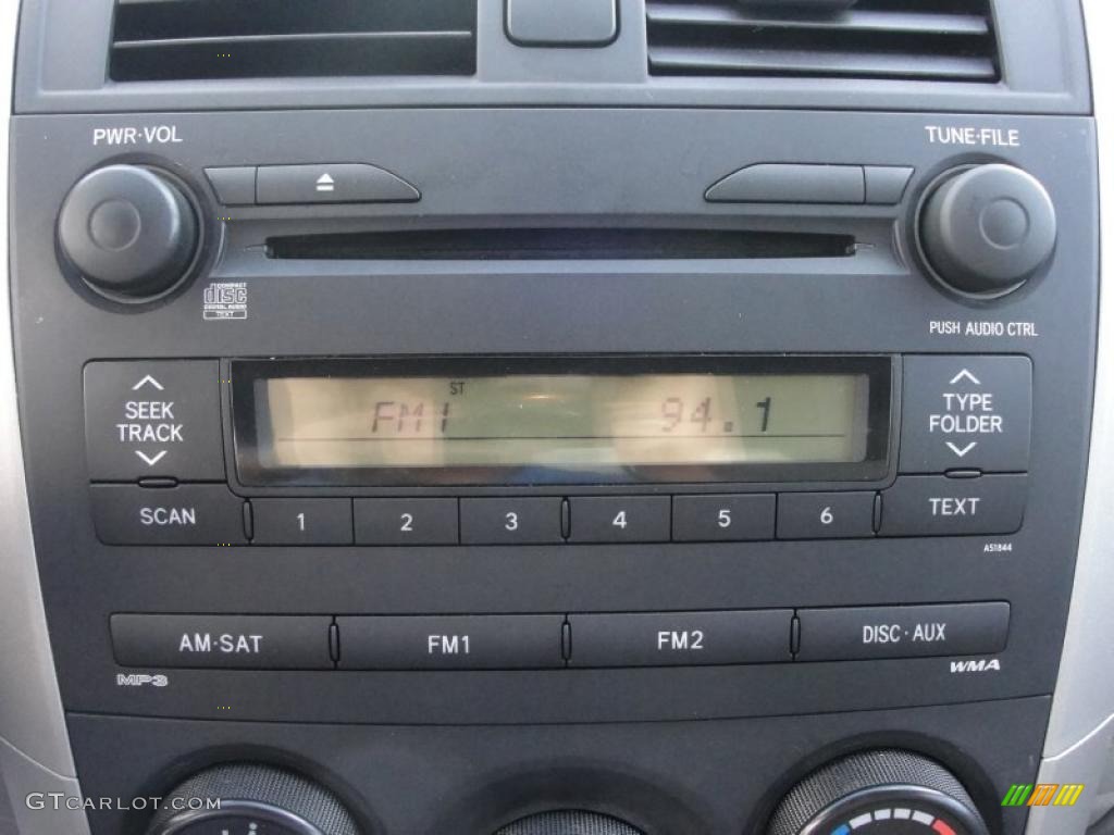 2009 Toyota Corolla LE Controls Photo #37898503