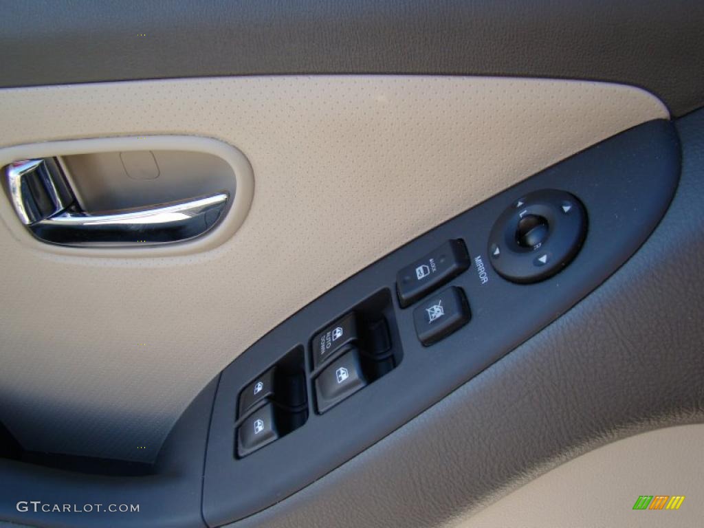 2010 Hyundai Elantra GLS Controls Photo #37901895