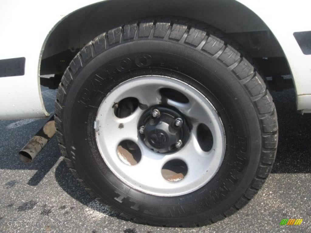 2003 Dodge Ram Van 1500 Passenger Wheel Photo #37902087