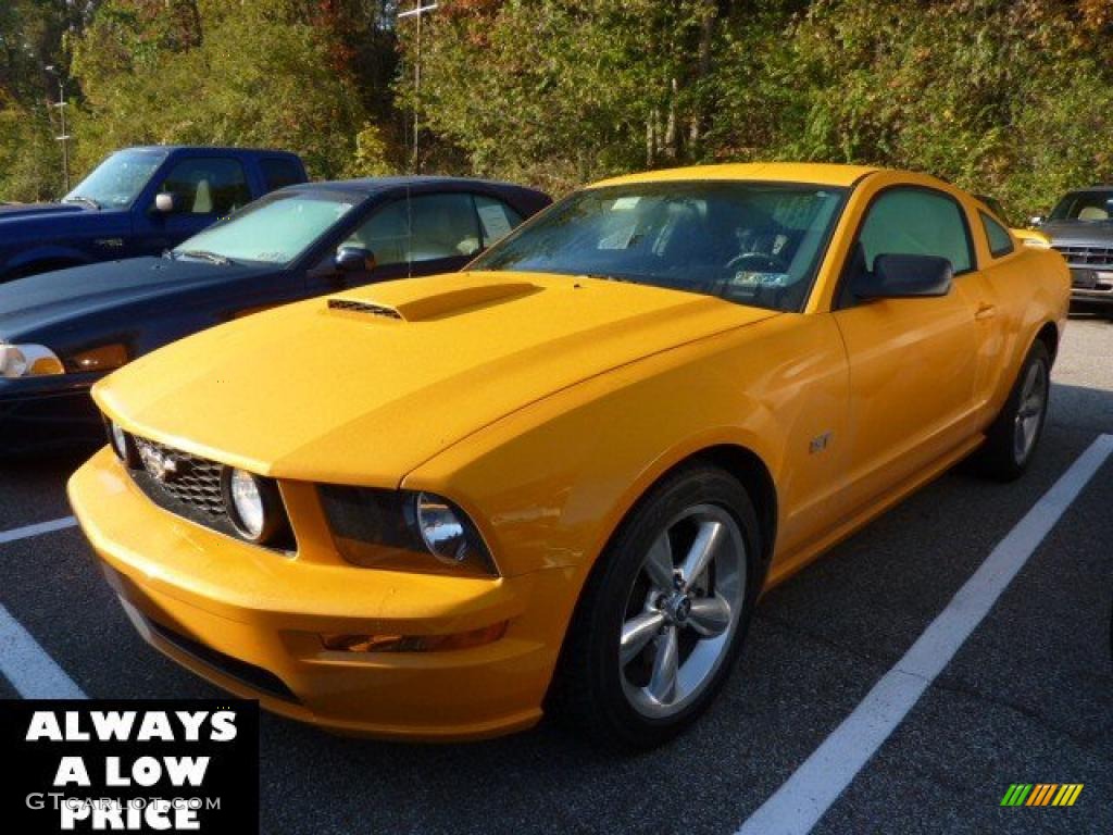 2007 Mustang GT Premium Coupe - Grabber Orange / Dark Charcoal photo #2