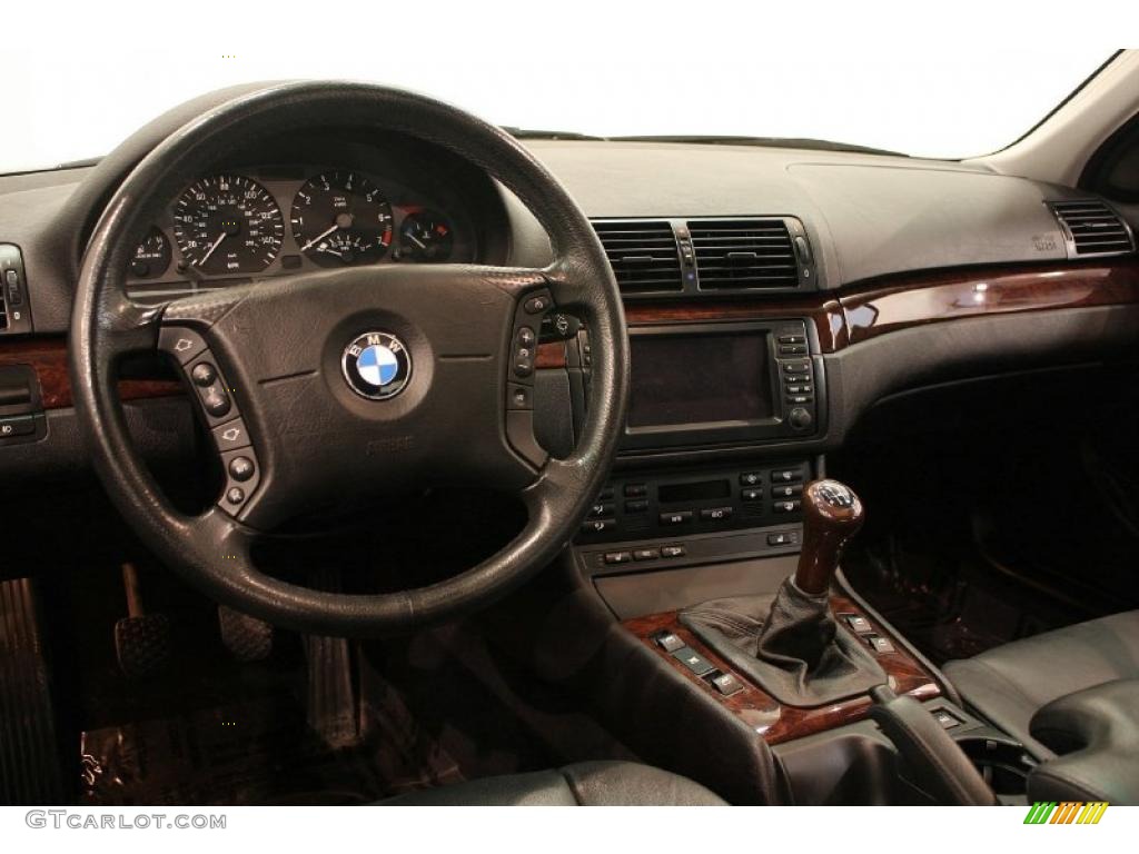 2005 BMW 3 Series 325xi Sedan Black Dashboard Photo #37904063