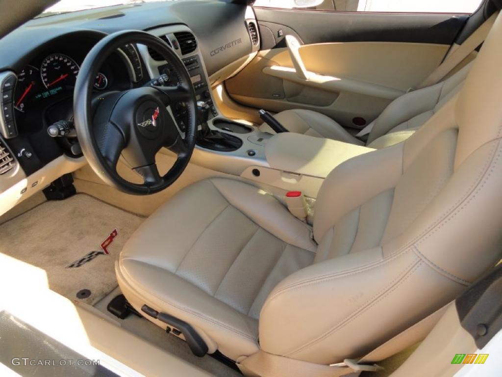 Cashmere Interior 2005 Chevrolet Corvette Coupe Photo #37904871