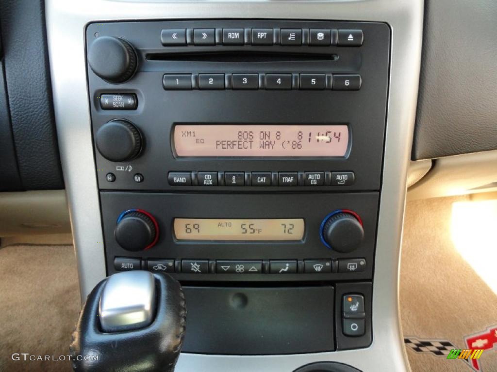 2005 Chevrolet Corvette Coupe Controls Photo #37904931