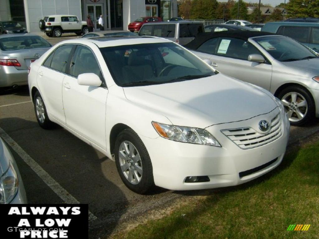 2008 Camry XLE - Super White / Bisque photo #1