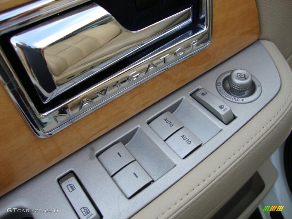 2008 Lincoln Navigator Limited Edition 4x4 Controls Photo #37906379