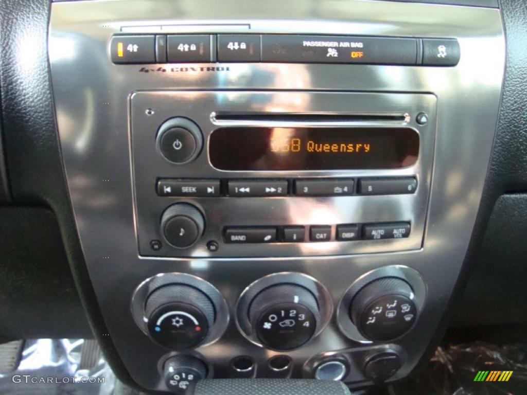 2008 Hummer H3 Standard H3 Model Controls Photo #37907308