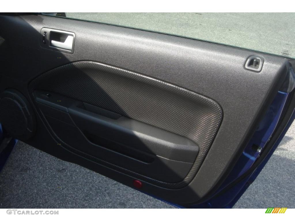 2005 Mustang GT Premium Coupe - Sonic Blue Metallic / Dark Charcoal photo #27