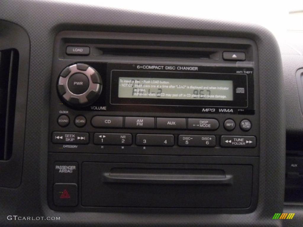 2011 Honda Ridgeline RTS Controls Photo #37910433