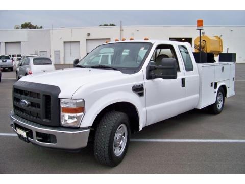 2008 Ford F350 Super Duty XLT SuperCab Chassis Data, Info and Specs