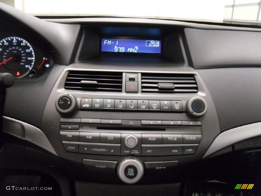 2011 Honda Accord SE Sedan Controls Photo #37911417