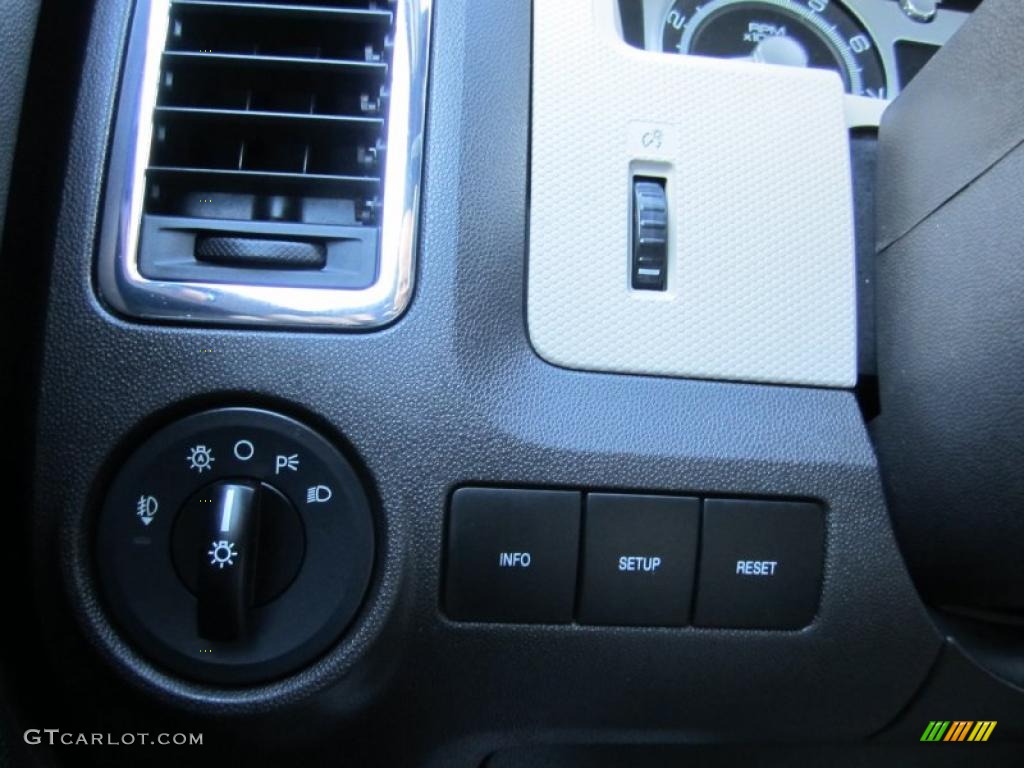 2008 Mercury Mariner V6 4WD Controls Photo #37913101