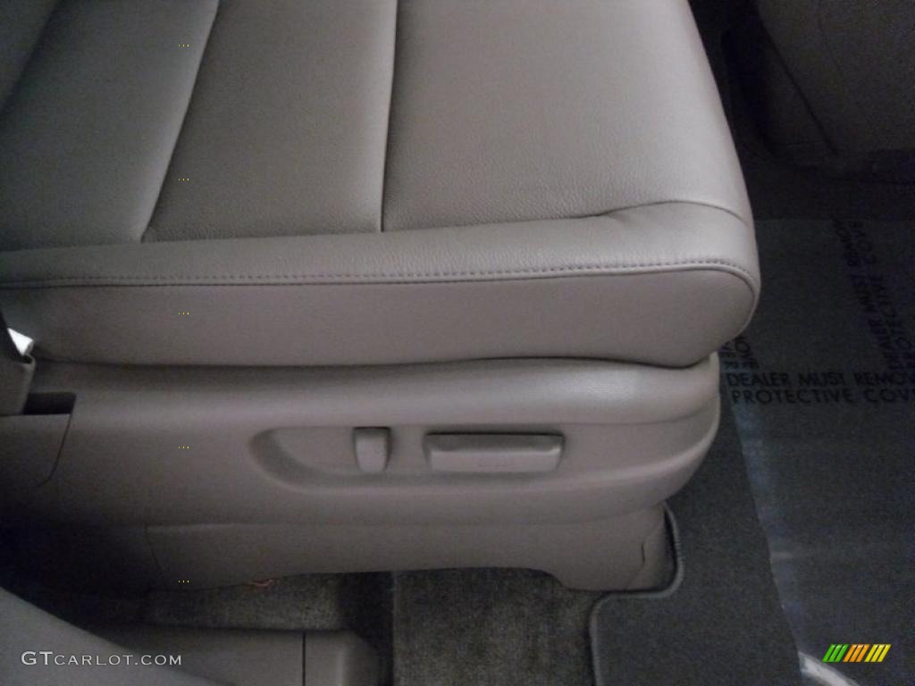 Gray Interior 2011 Honda Odyssey EX-L Photo #37914062