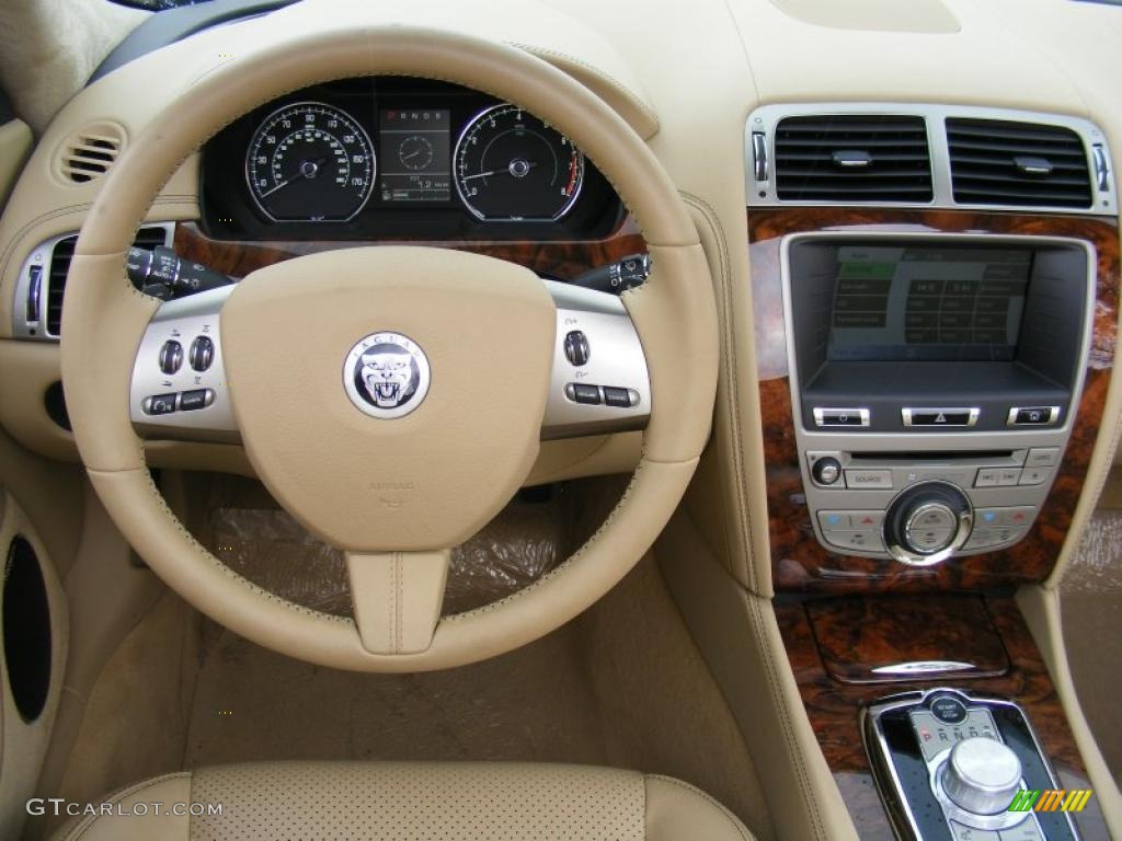 2010 Jaguar XK XK Convertible Controls Photo #37916130