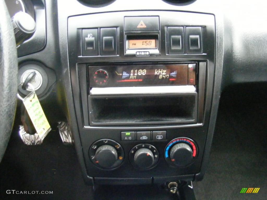 2003 Hyundai Tiburon Standard Tiburon Model Controls Photo #37917834