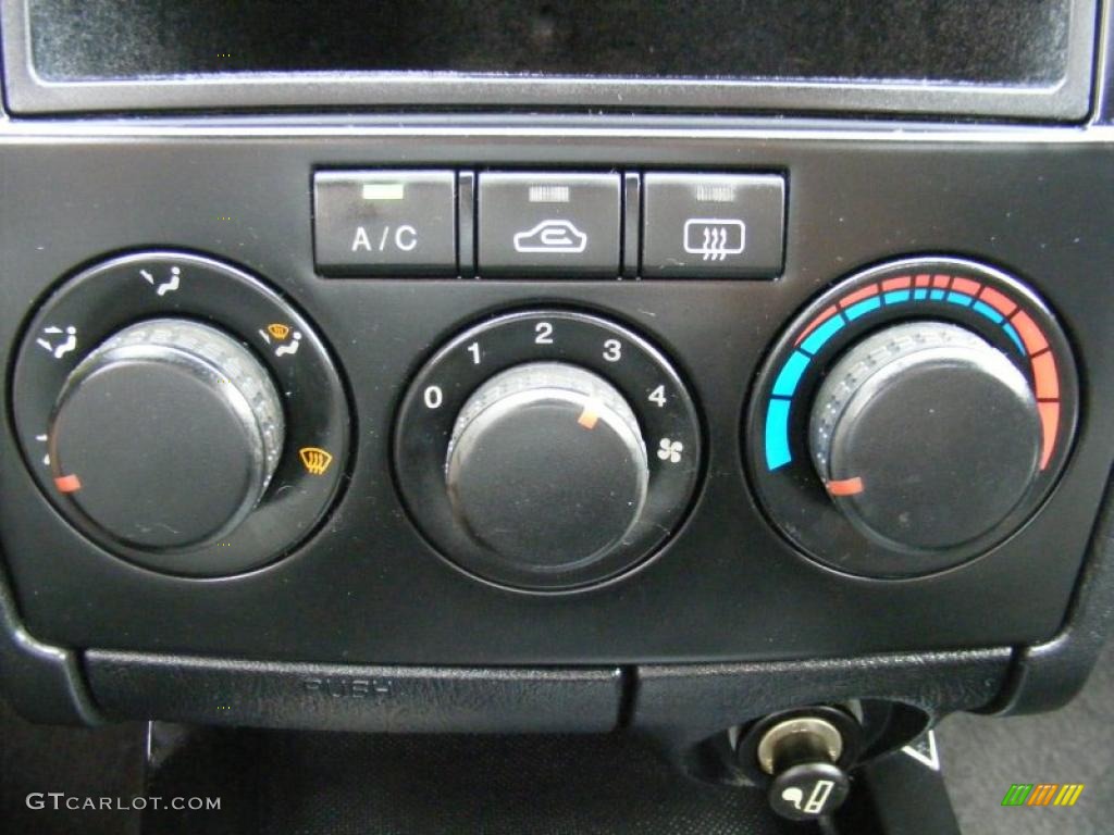 2003 Hyundai Tiburon Standard Tiburon Model Controls Photo #37917874