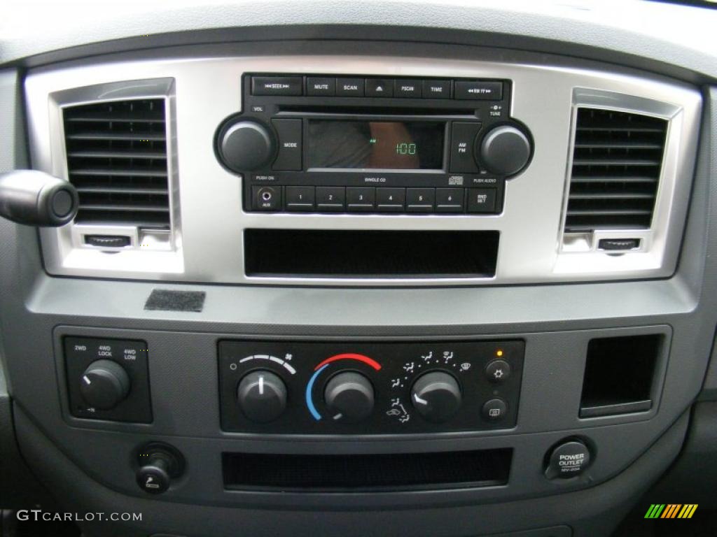 2007 Dodge Ram 2500 SLT Quad Cab 4x4 Controls Photo #37918878