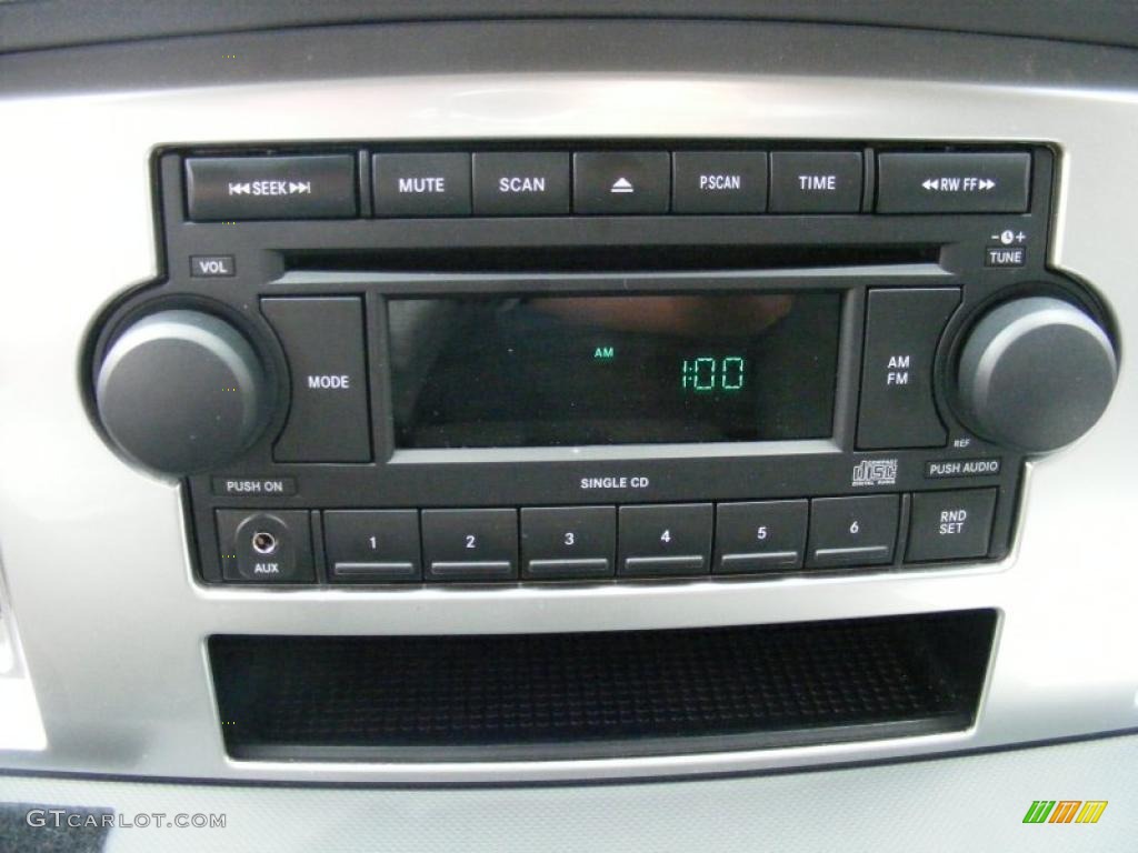 2007 Dodge Ram 2500 SLT Quad Cab 4x4 Controls Photo #37918894