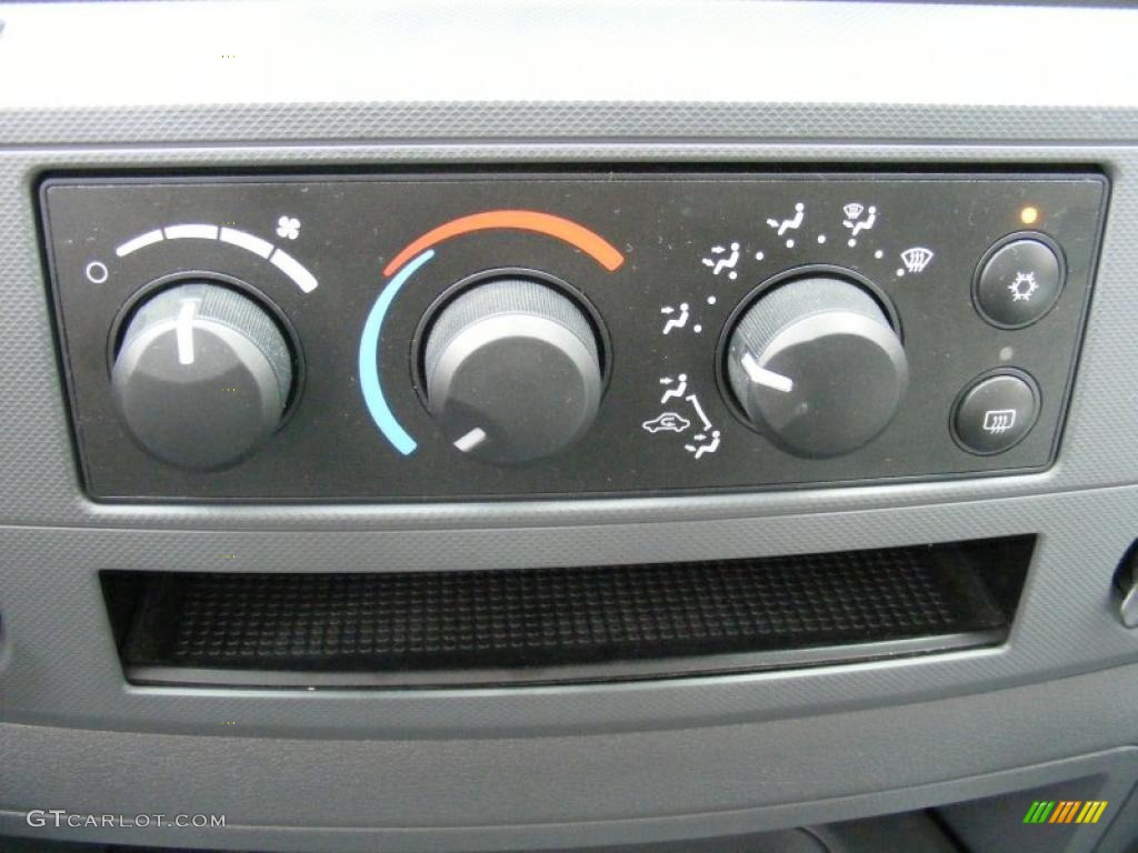2007 Dodge Ram 2500 SLT Quad Cab 4x4 Controls Photo #37918910