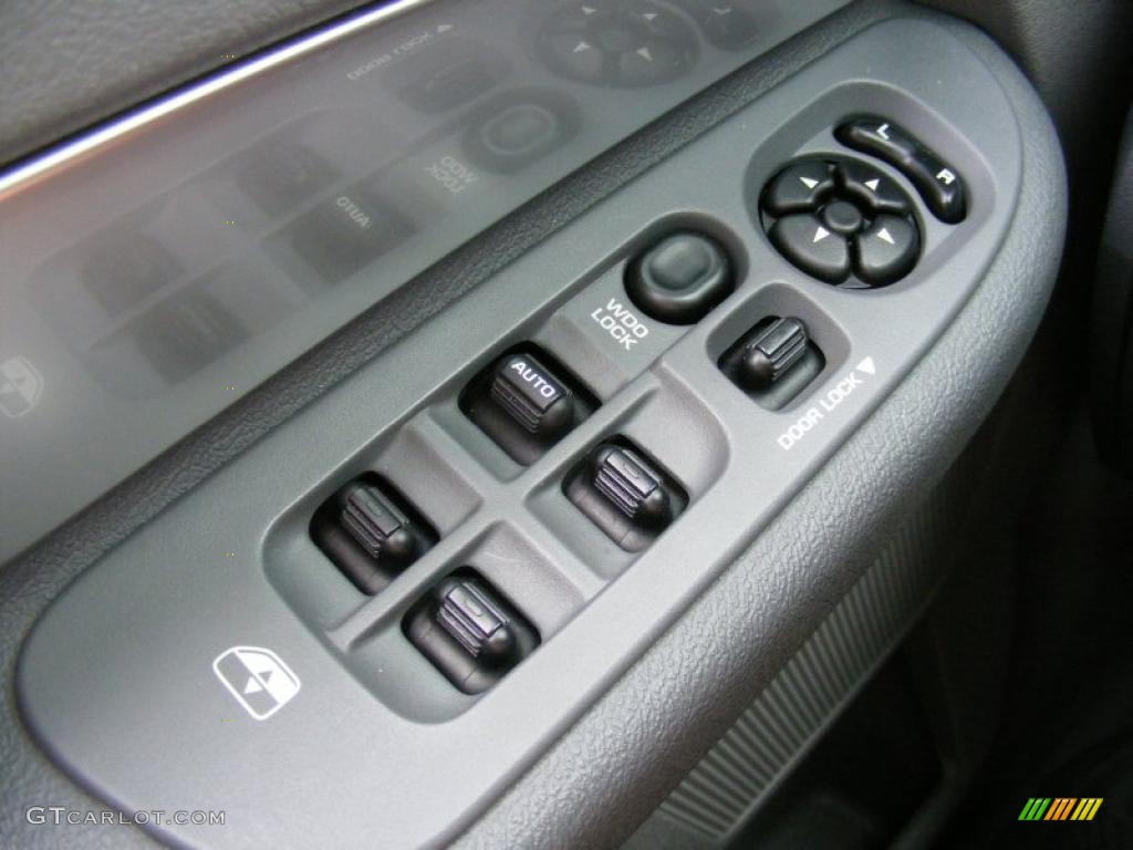2007 Dodge Ram 2500 SLT Quad Cab 4x4 Controls Photo #37918974