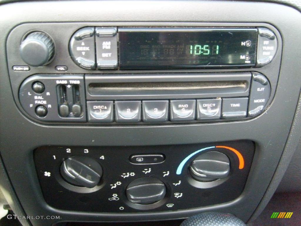 2003 Jeep Liberty Sport 4x4 Controls Photo #37920526