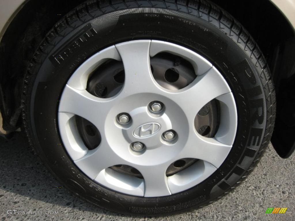 2003 Hyundai Elantra GLS Sedan Wheel Photo #37921602