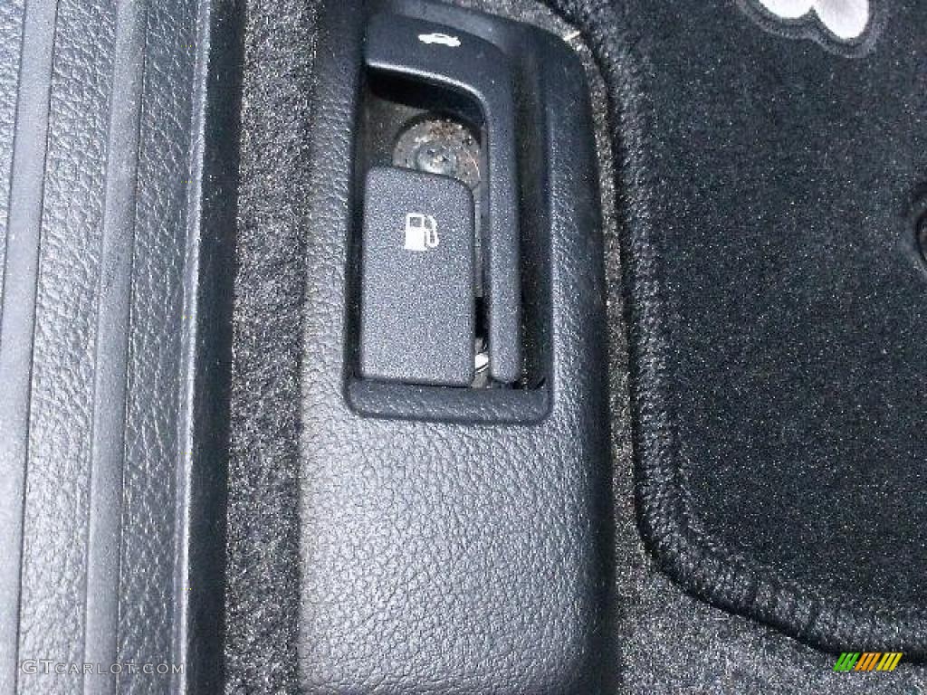 2010 Mazda MAZDA3 i Touring 4 Door Controls Photo #37921750