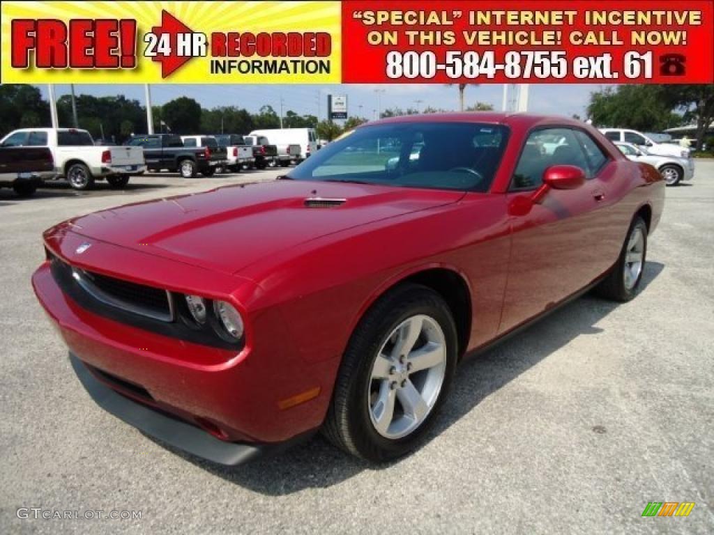 2009 Challenger SE - Inferno Red Crystal Pearl Coat / Dark Slate Gray photo #1