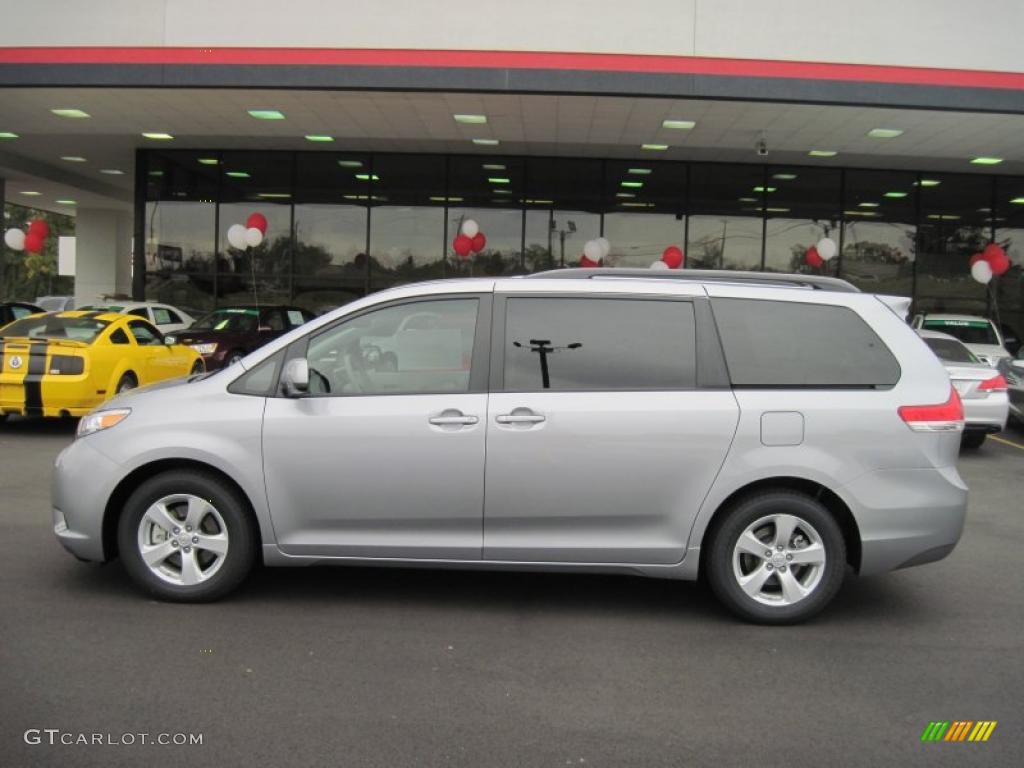 2011 Sienna LE - Silver Sky Metallic / Light Gray photo #2