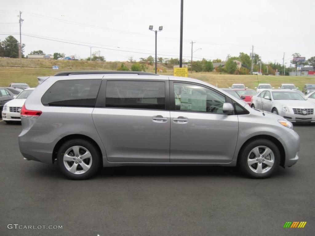 2011 Sienna LE - Silver Sky Metallic / Light Gray photo #6