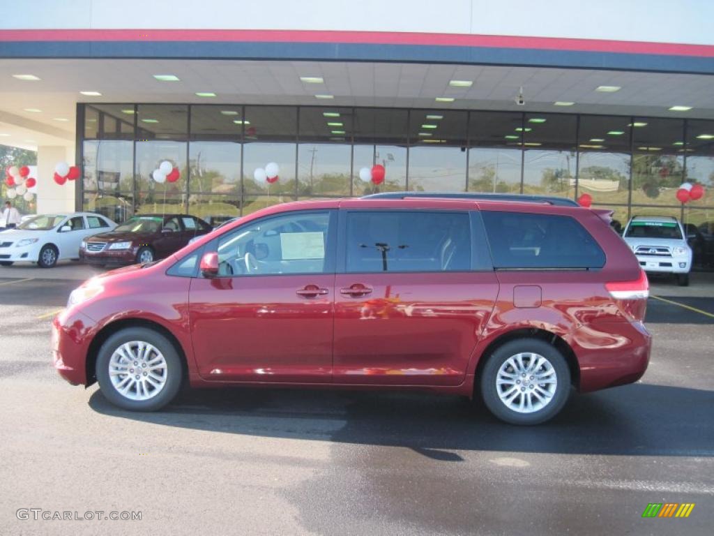 2011 Sienna XLE - Salsa Red Pearl / Light Gray photo #2