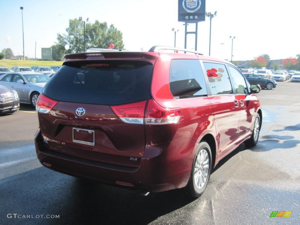 2011 Sienna XLE - Salsa Red Pearl / Light Gray photo #5