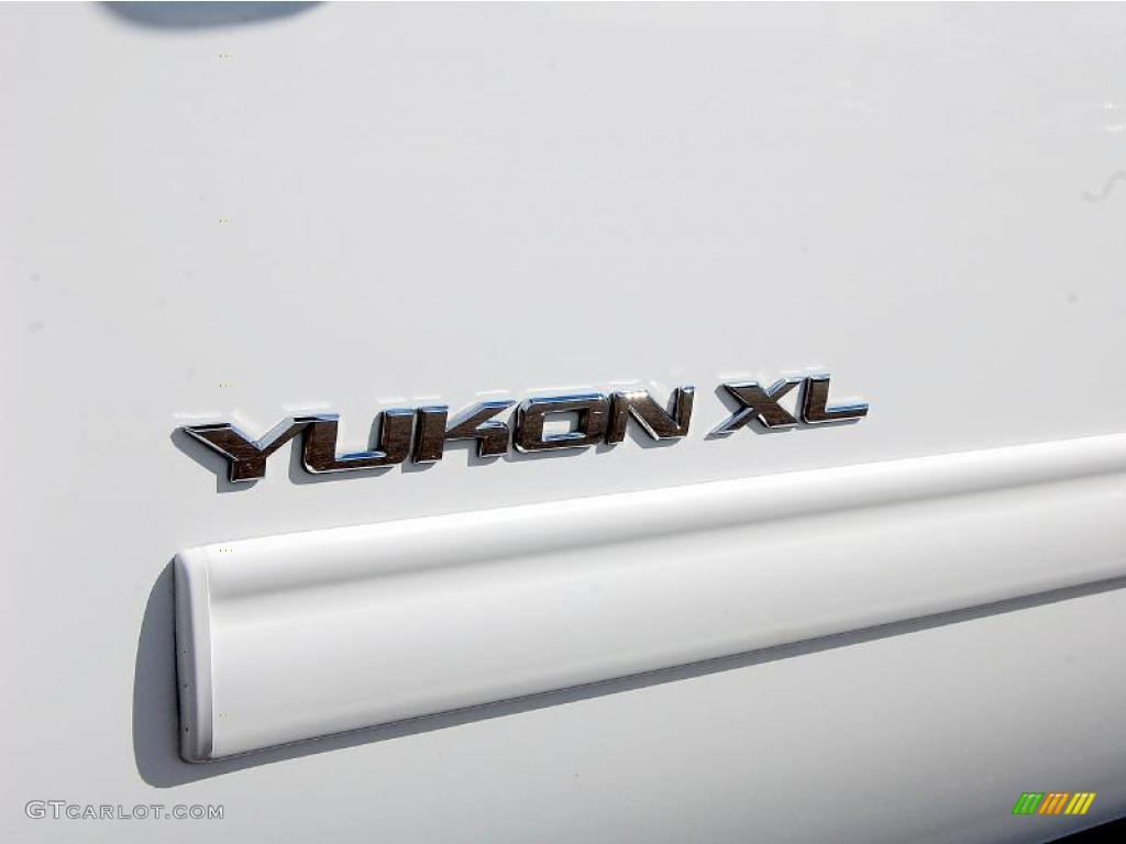 2010 GMC Yukon XL SLT 4x4 Marks and Logos Photo #37924778