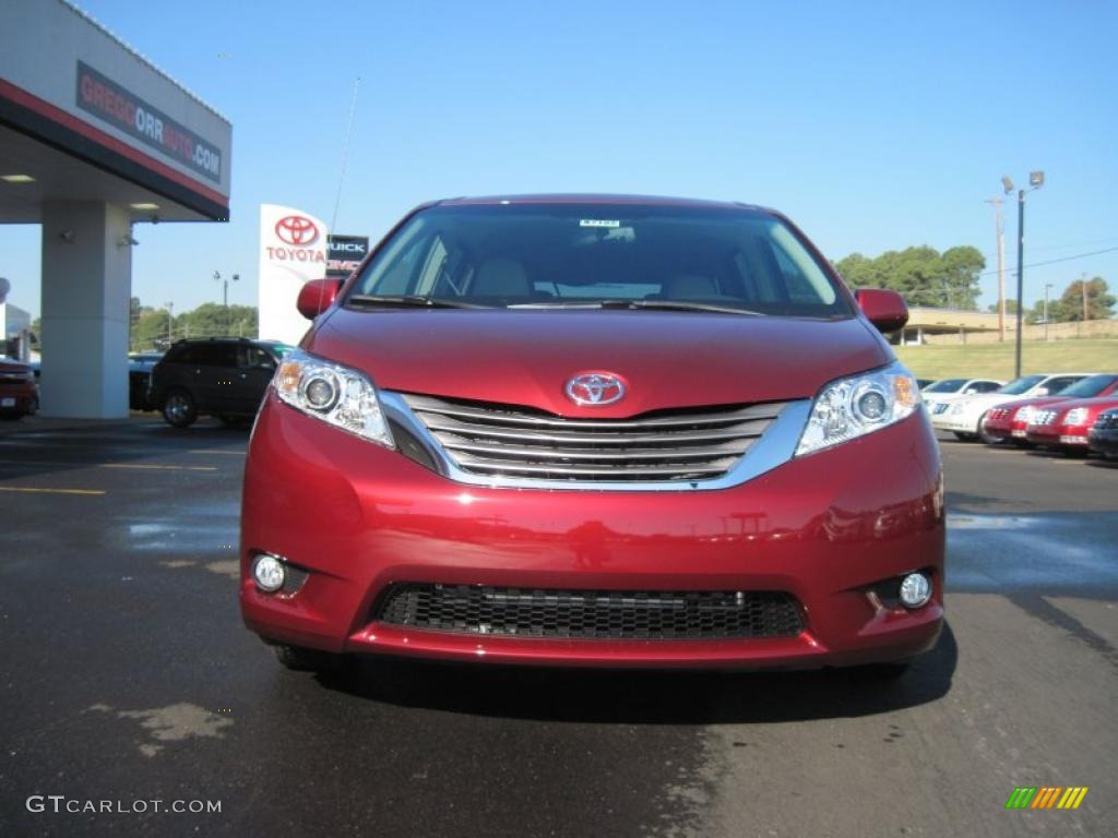 2011 Sienna XLE - Salsa Red Pearl / Light Gray photo #8