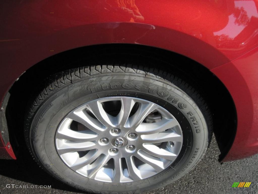 2011 Sienna XLE - Salsa Red Pearl / Light Gray photo #12