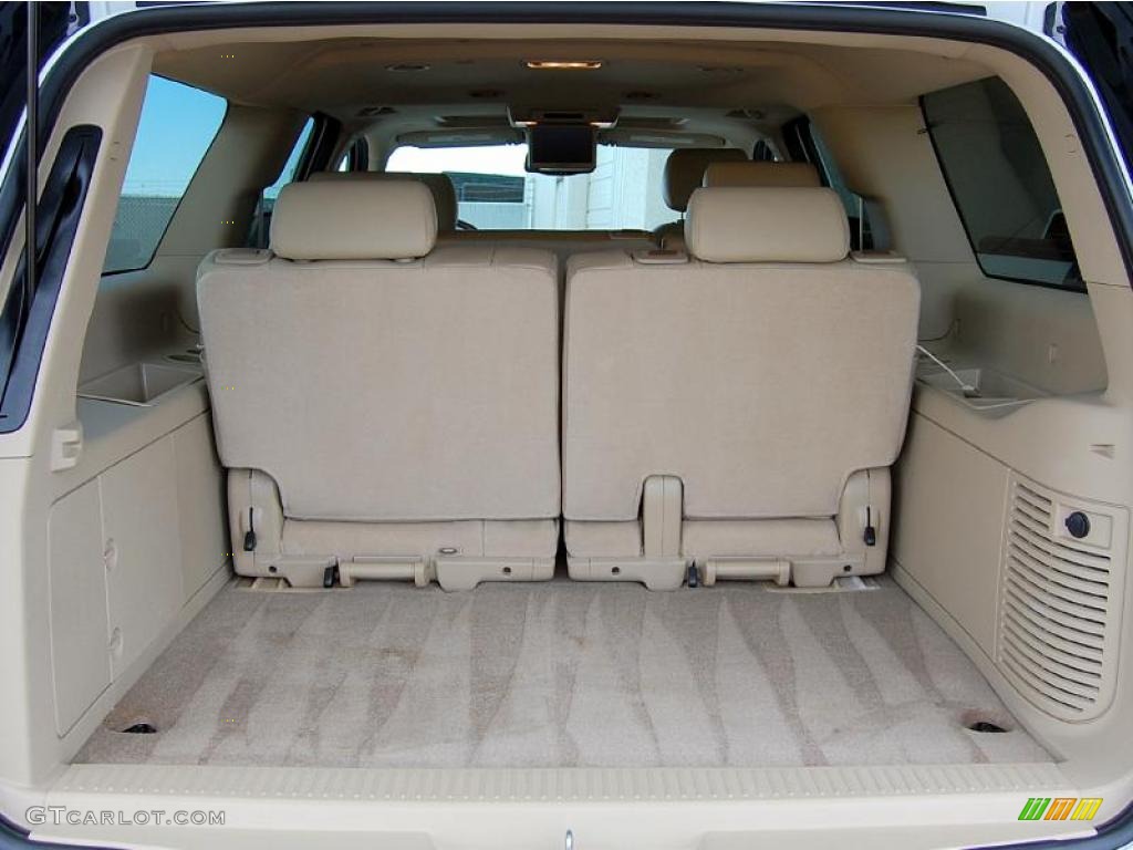 2010 Yukon XL SLT 4x4 - Summit White / Light Tan photo #22