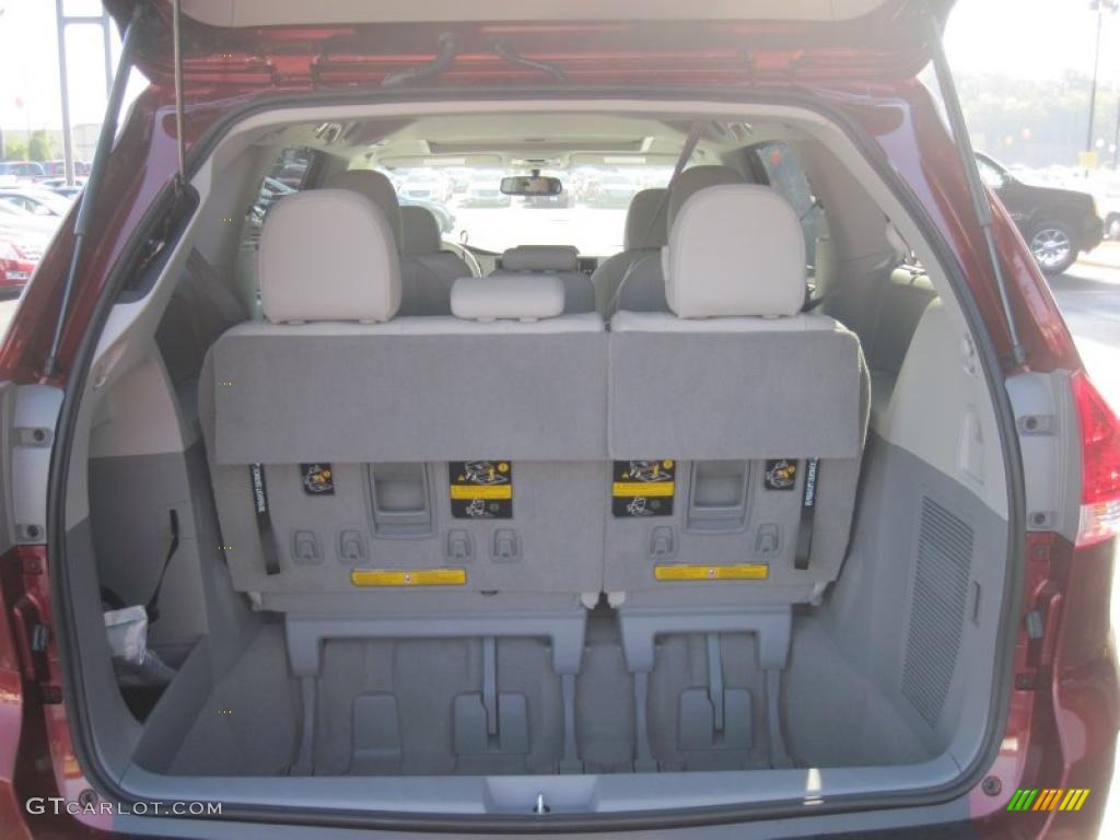 2011 Sienna XLE - Salsa Red Pearl / Light Gray photo #15