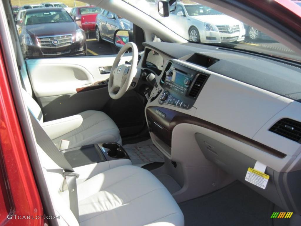 2011 Sienna XLE - Salsa Red Pearl / Light Gray photo #17