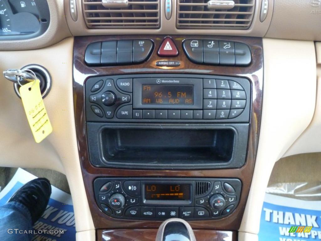 2003 Mercedes-Benz C 320 Sedan Controls Photo #37930358
