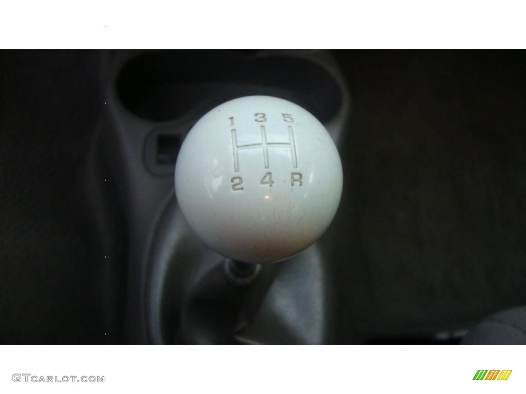 2003 Chrysler PT Cruiser Standard PT Cruiser Model 5 Speed Manual Transmission Photo #37935598