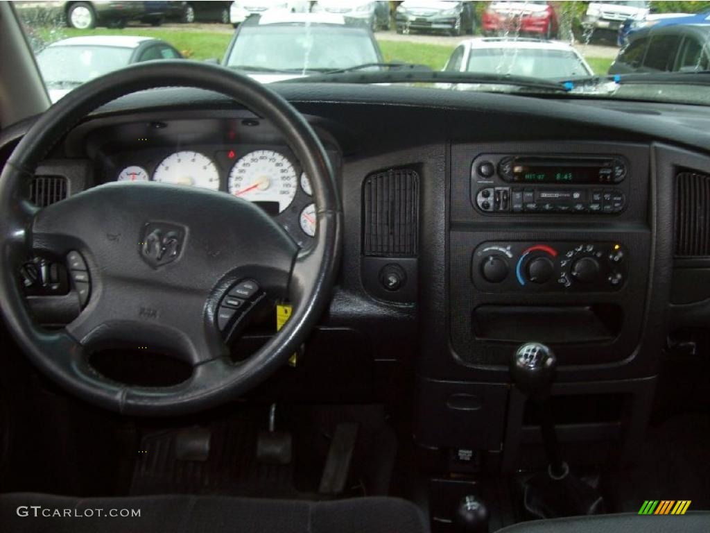 2003 Ram 1500 SLT Quad Cab 4x4 - Black / Dark Slate Gray photo #5