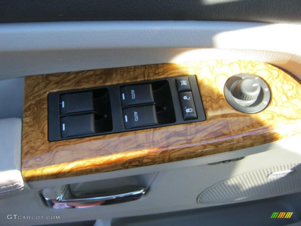 2009 Jeep Grand Cherokee Limited 4x4 Controls Photo #37939534
