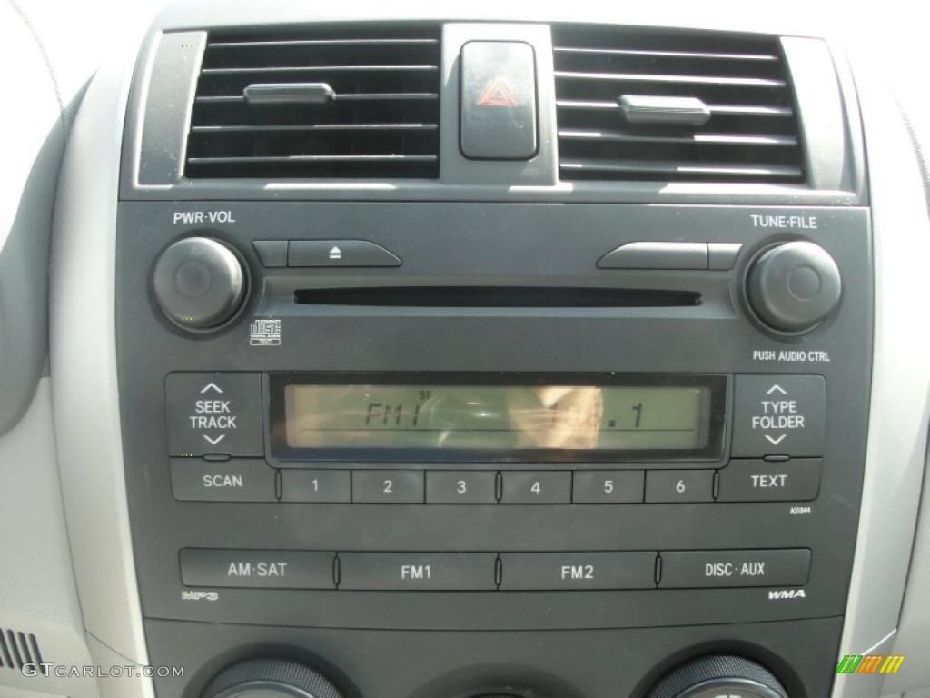 2009 Toyota Corolla LE Controls Photo #37939690