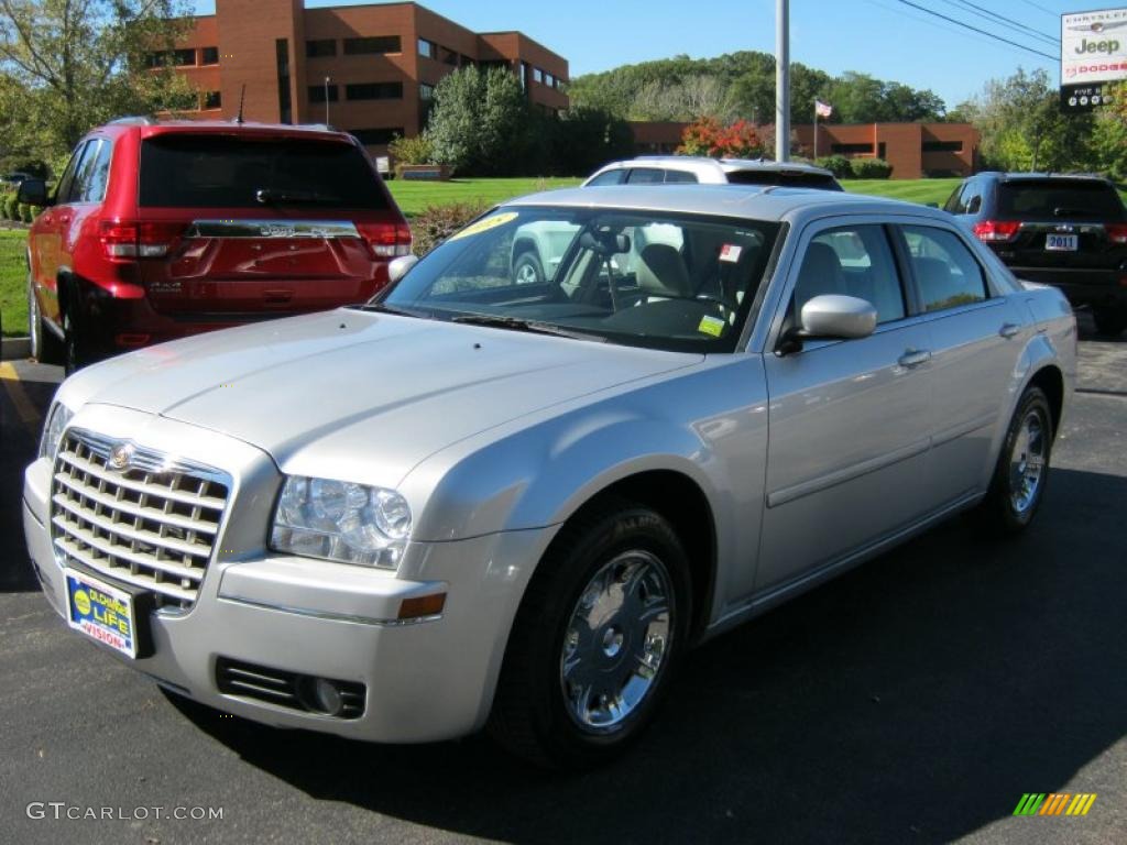 Bright Silver Metallic Chrysler 300