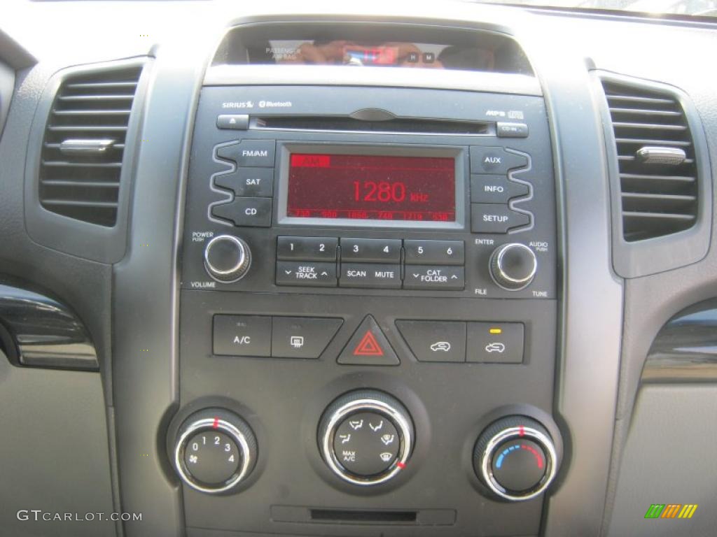 2011 Sorento LX AWD - Bright Silver / Gray photo #5