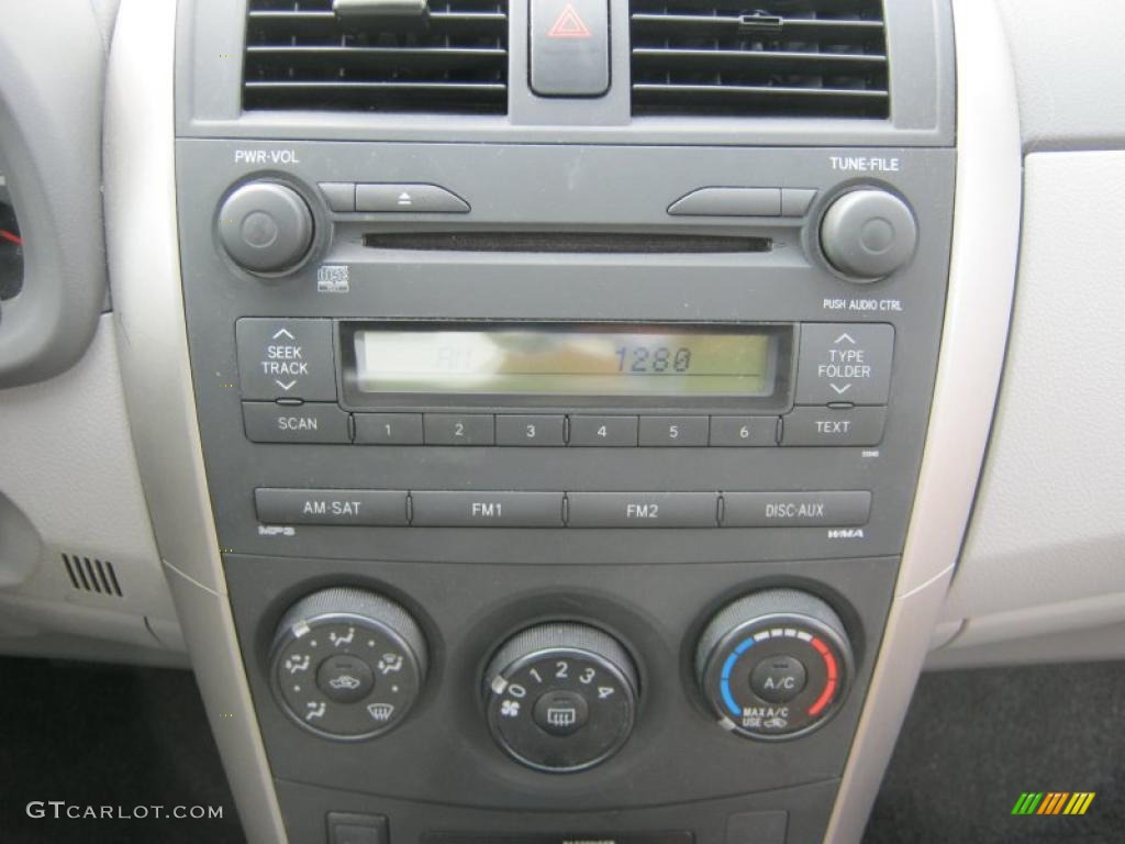 2009 Toyota Corolla LE Controls Photo #37943683