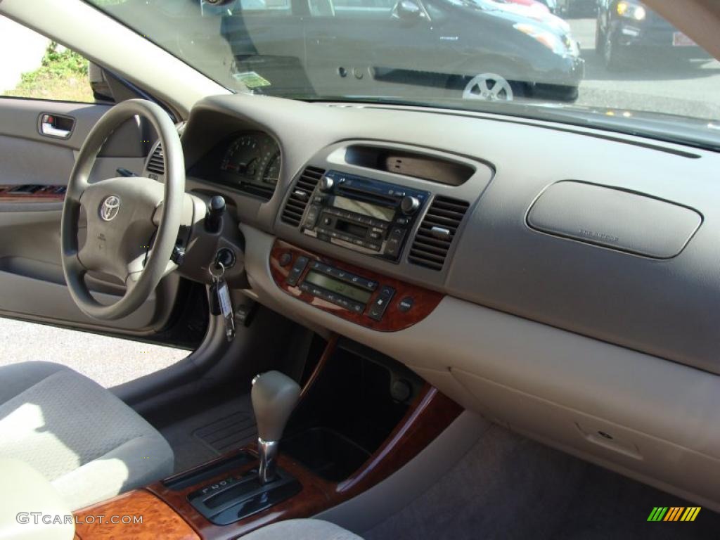 2003 Camry XLE - Black / Taupe photo #21