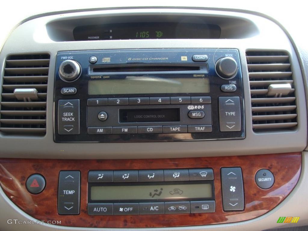 2003 Camry XLE - Black / Taupe photo #29