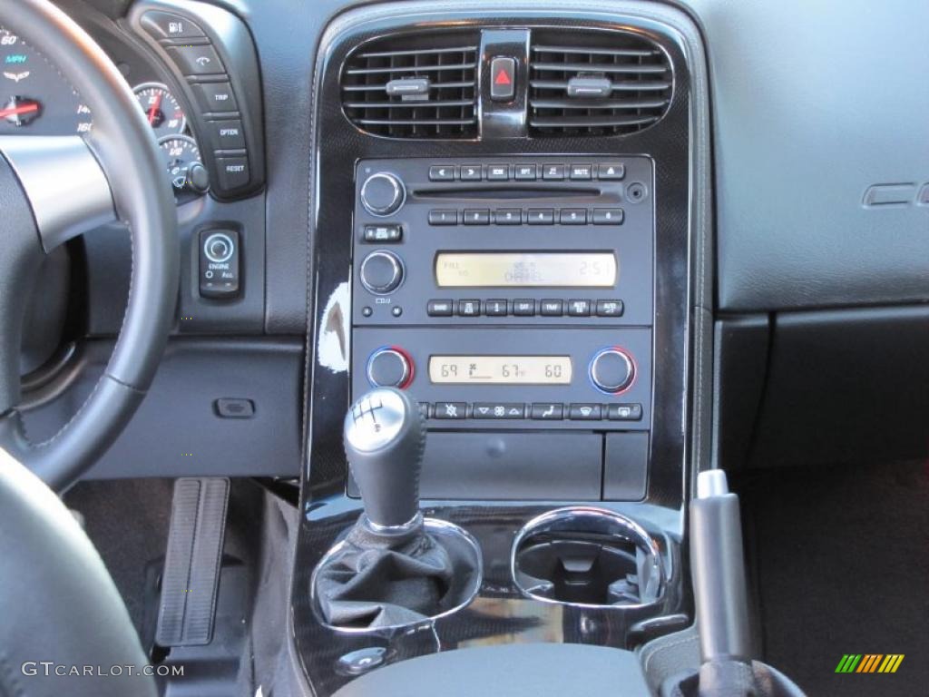 2008 Chevrolet Corvette Coupe Controls Photo #37946896